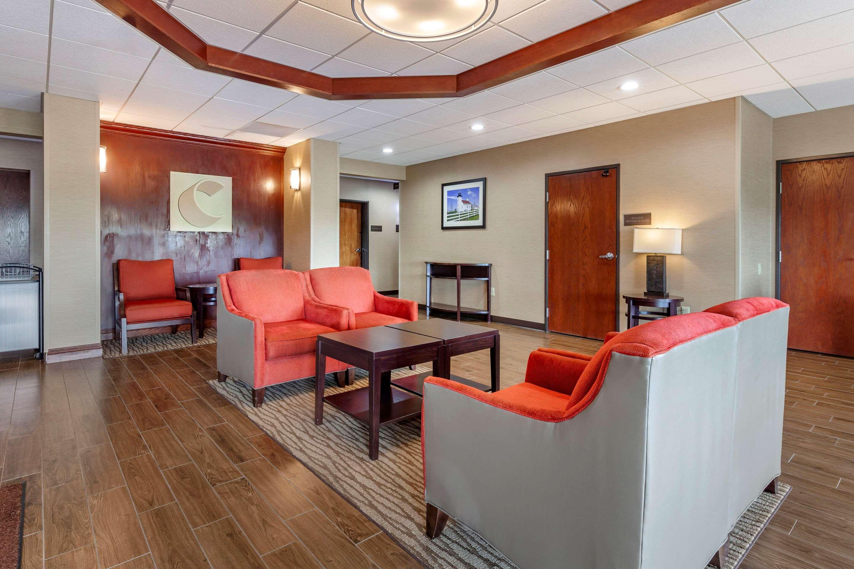 Comfort Suites Escanaba Eksteriør bilde