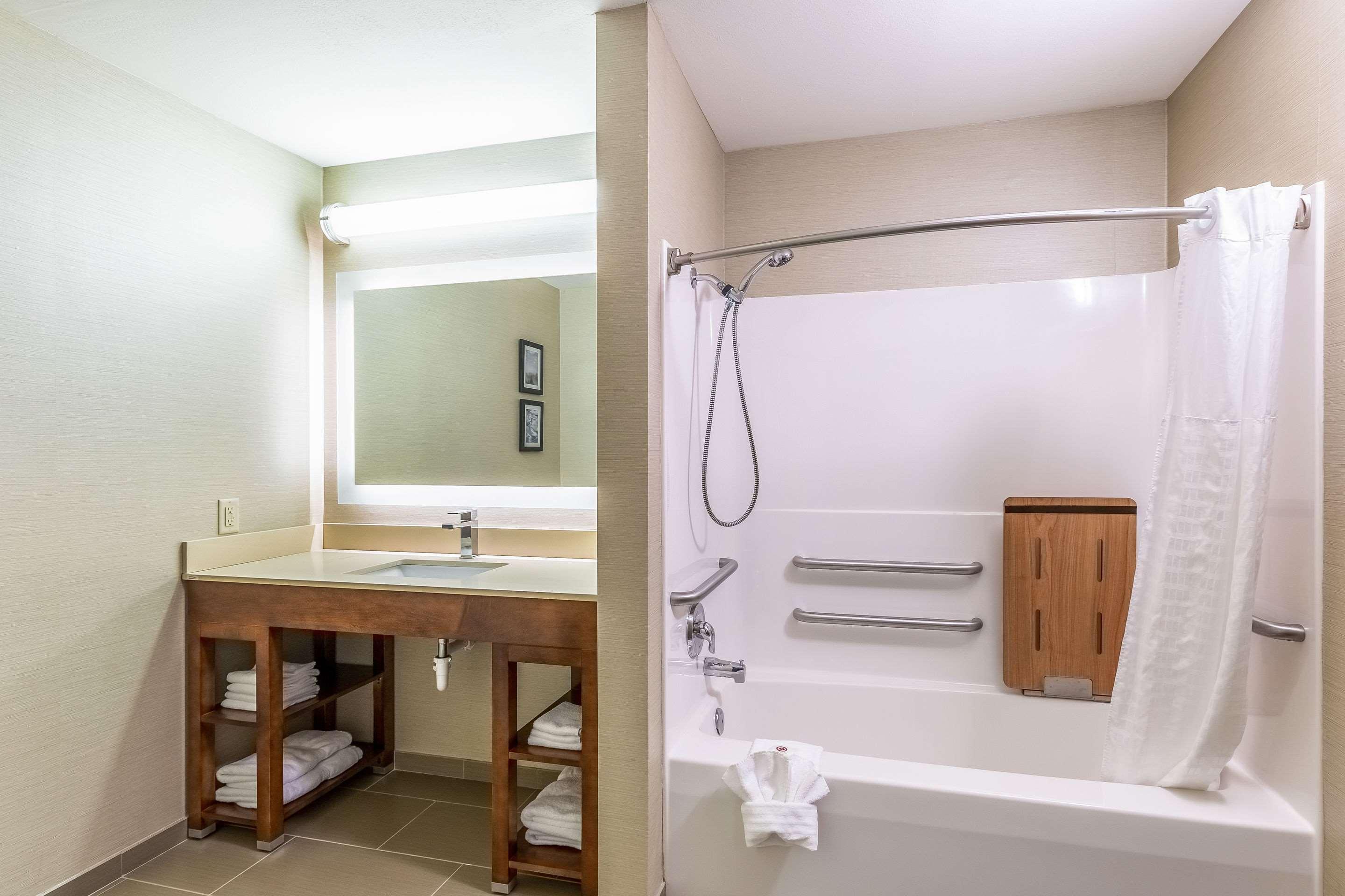 Comfort Suites Escanaba Eksteriør bilde