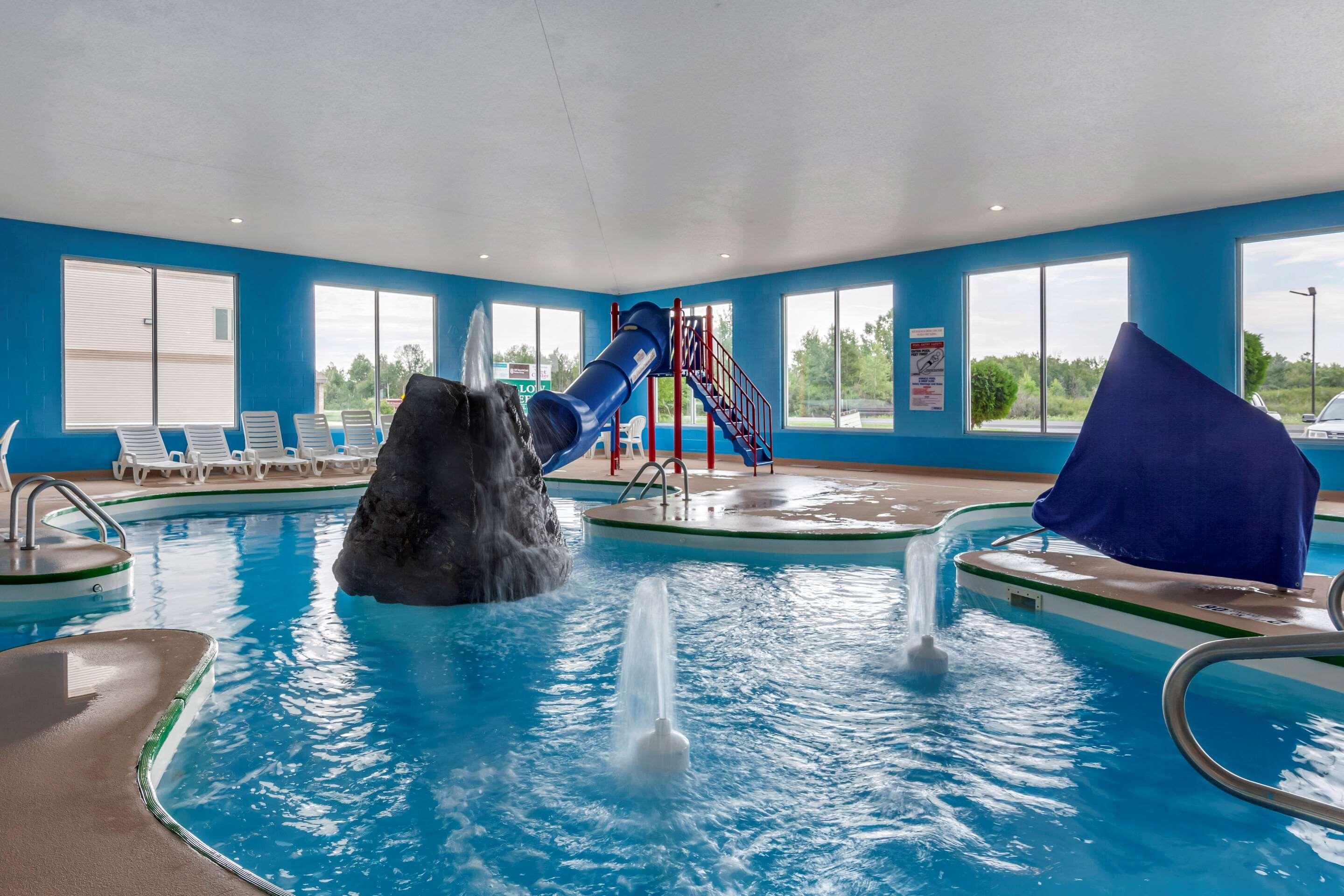 Comfort Suites Escanaba Eksteriør bilde